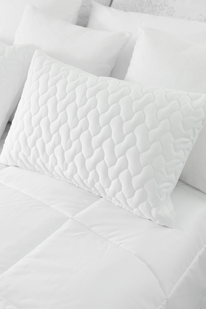BELINDA cushion: white